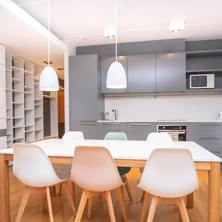 Dream - Stylish Near Old Town With Free Parking Lägenhet